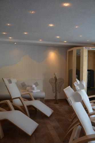 Hotel Garni Alpina - image 7