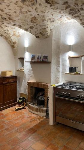 virtuve, La casa di mezzo in Calascio
