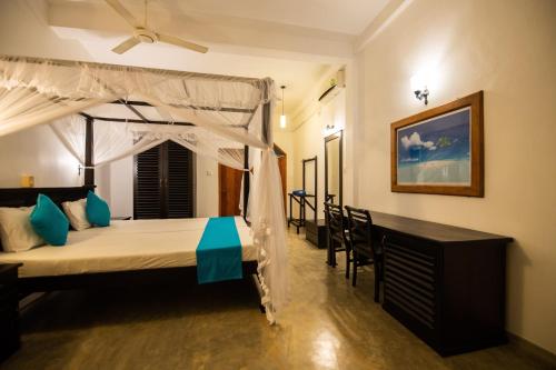 International Beach Hotel & Restaurant in Hikkaduwa