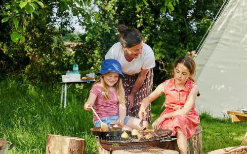 White House on Wye Glamping