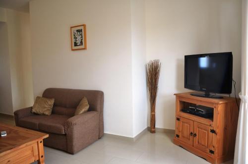 Top floor, 2 bedroom apartment Vanessa D204, FREE WIFI, village view, Peyia (foto 6)