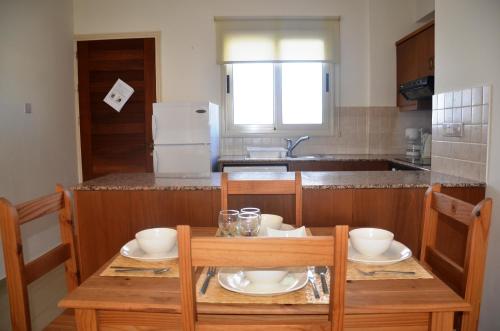 Top floor, 2 bedroom apartment Vanessa D204, FREE WIFI, village view, Peyia (foto 9)