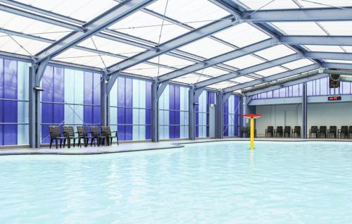 Úszómedence, Vijverzicht 218 met whirlpool in Gramsbergen Kern