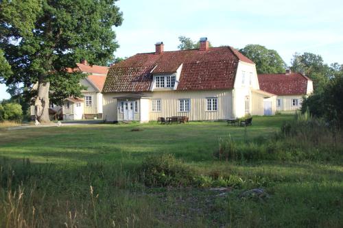 Yxkullsund Säteri B&B - Manorhouse since 1662 - Accommodation - Lagan