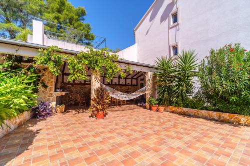 Apartment with Garden View