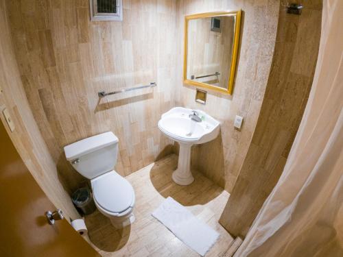 room detail thumbnail 2