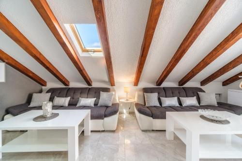 La Perla Apartments 5