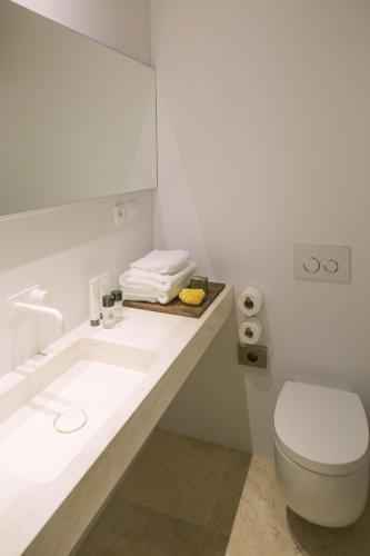 Hotel Golden Crown - image 6