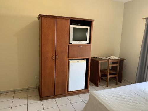 1 double bed, 1 twin bed