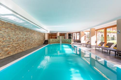 Peldbaseins, Hotel La Perla in Ravascletto