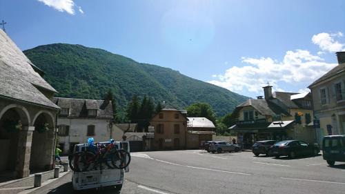 Joli studio avec balcon donnant sur la montagne