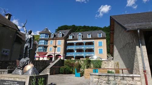 Hotelli välisilme, Joli studio avec balcon donnant sur la montagne in Campan