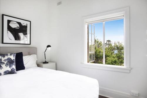 Stylish apartment near village cafes in Darling Point