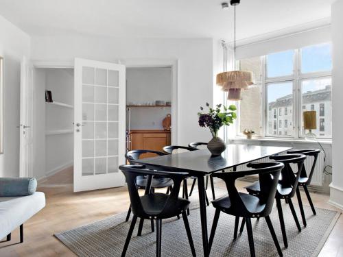 Spacious Three-bedroom Apartment in the Iconic Historical Part of Copenhagen Copenhagen 