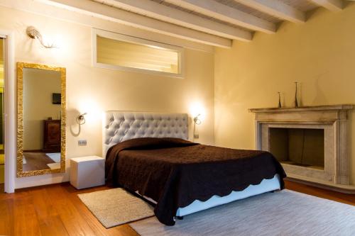 Superior One-Bedroom Apartment with City View image 4