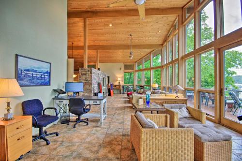 House on Lake of the Ozarks with Dock and Pool Table! - image 10