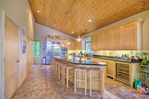 House on Lake of the Ozarks with Dock and Pool Table!