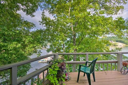 House on Lake of the Ozarks with Dock and Pool Table!