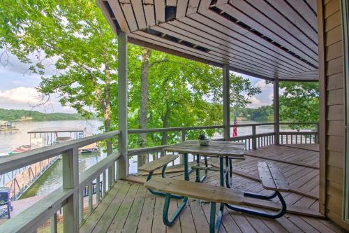 House on Lake of the Ozarks with Dock and Pool Table!