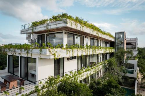 Unique & Stylish Apartment With Lovely Decked Terrace & Awesome Floating Pool In Tulum