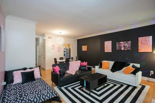 NEW Stayin Funky 2 bd 2 5 ba Parking CENTRAL