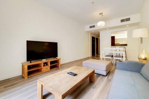 Vacationer I Exclusive 1 Bedroom I JVC I Free Parking, Pool & Wi-Fi, Дубай (фото 6)