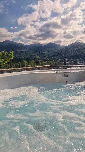 Vue imprenable et jacuzzi 4 Etoiles