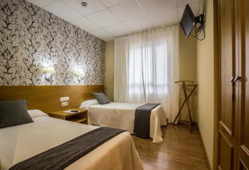 2 twin beds
