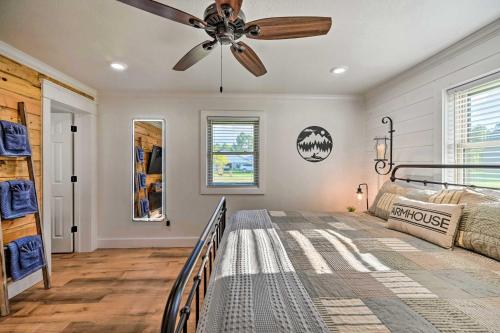 Broken Bow Retreat with Large Yard and Fire Pit! Broken Bow Retreat with Large Yard and Fire Pit!