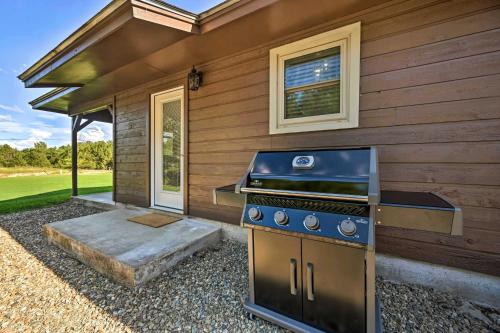 Broken Bow Retreat with Large Yard and Fire Pit! Broken Bow Retreat with Large Yard and Fire Pit!