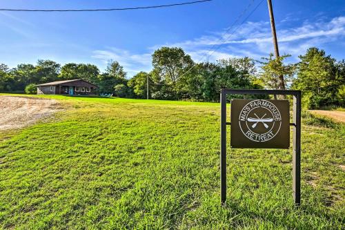 Broken Bow Retreat with Large Yard and Fire Pit! Broken Bow Retreat with Large Yard and Fire Pit!