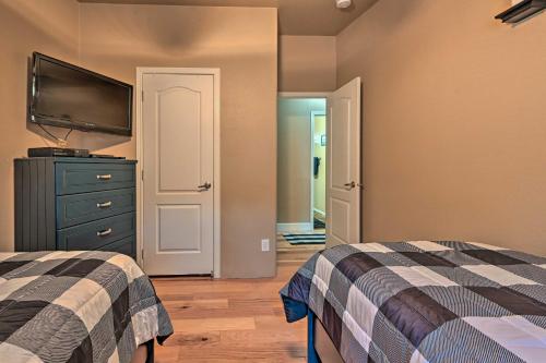 Near Hiking: Munds Park Cabin w/ Deck & Yard - Tap to explore photos