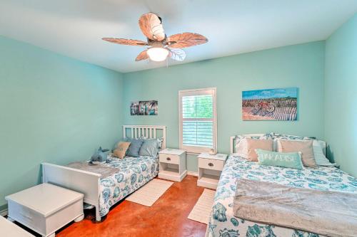 Sunny Townhome with Pool Access about 1 Mi to Beach Sunny Townhome with Pool Access about 1 Mi to Beach