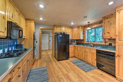 Serene Driggs Cabin about 10 Mi to Grand Targhee! in Driggs, USA