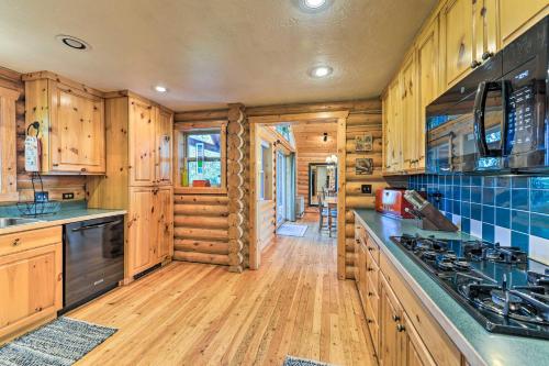 Serene Driggs Cabin about 10 Mi to Grand Targhee! in Driggs, USA