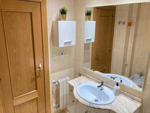 Apartamento grande, 2 dormitorios, garaje gratis, Madrid (Foto 6)