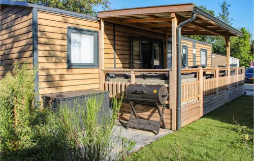 Awesome Home In Lauwersoog With Kitchen