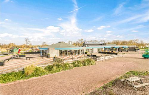 Awesome Home In Lauwersoog With Kitchen