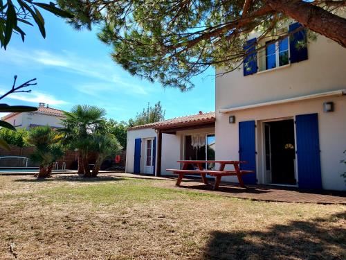 Maison familiale avec piscine chauffée - Location, gîte - Saint-Georges-de-Didonne