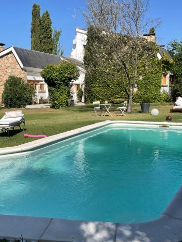 Precioso chalet a 15 min de Madrid in 特雷斯坎托斯