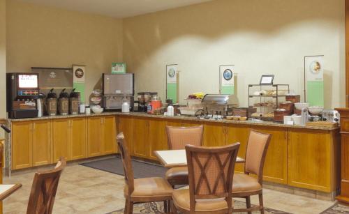ห้องอาหาร, Comfort Inn & Suites Cuyahoga Falls - Akron in กูยาโฮกา ฟอลส์ (OH)