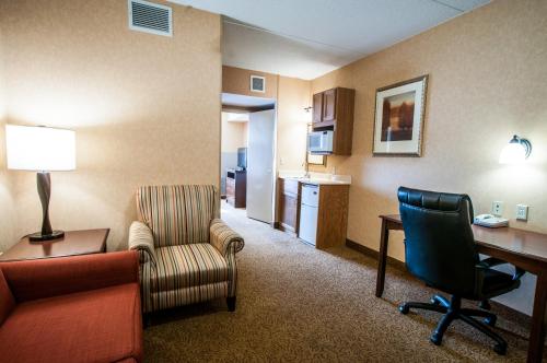 Country Inn Suites By Radisson Cuyahoga Falls Oh In Oh