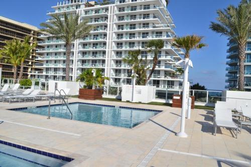 Grand Beach Hotel Surfside West in Miami Beach, USA