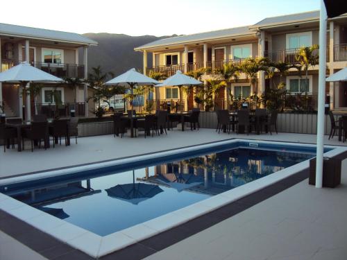 בריכת שחיה, Hotel Colibri in Kone