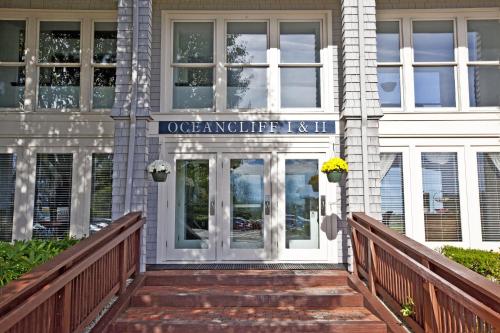 Oceancliff I & II, a VRI resort in Newport, USA
