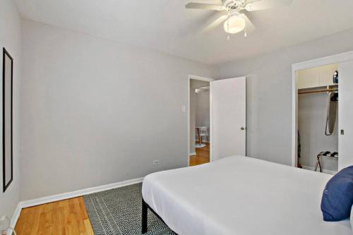 Quiet 1BR Spot Perfectly Situated Dine & Shop - Bell E3 - image 2