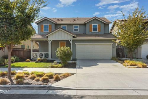 Stunning River Islands Home Near Lake & Boat House