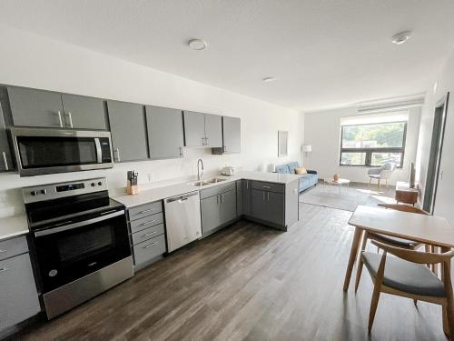 Sleepover 1BD 1BA Des Moines Apartments - Ankeny, IA