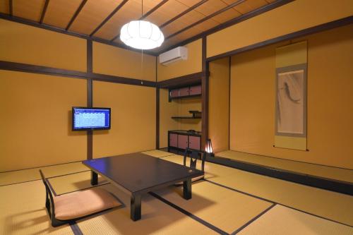 Japanese-Style Superior Room with Shared Bathroom - Non-Smoking