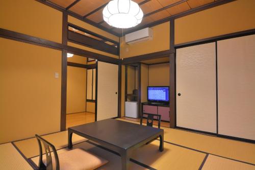 Japanese-Style Room with Shared Bathroom - Non-Smoking